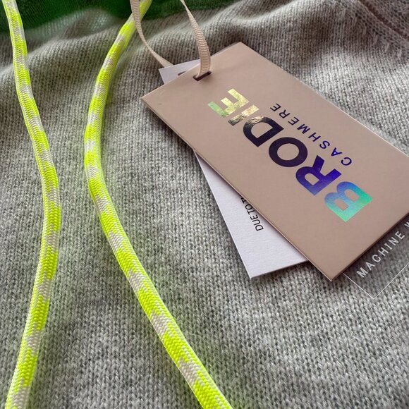 Brodie Womens Colour Pop Cashmere Hoodie Size S in Haze - Picture 3 of 5